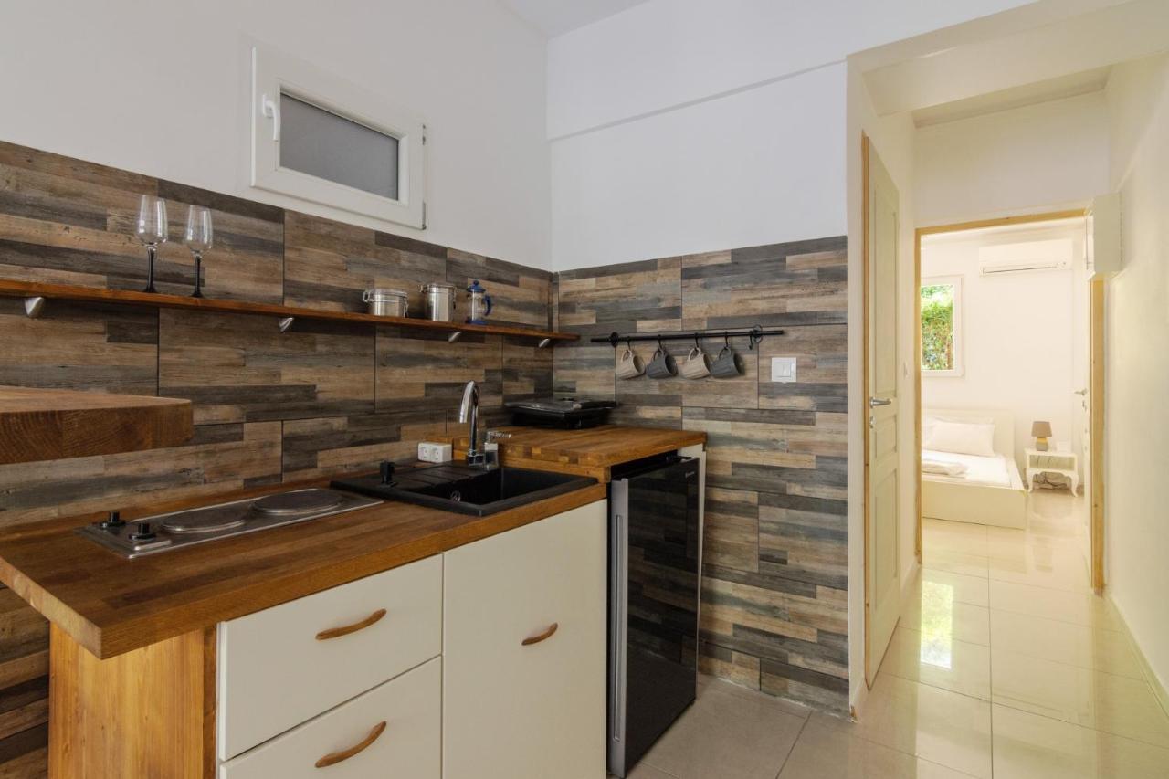 Comfy Apartment Close To Floisvos Beach Athens Exterior photo